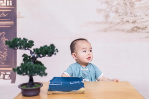 石河子宝宝喊肚子疼怎么回事